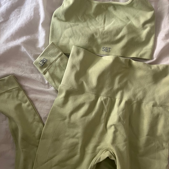 Madelyn Cline x Set Active Workout Set - Picture 3 of 5